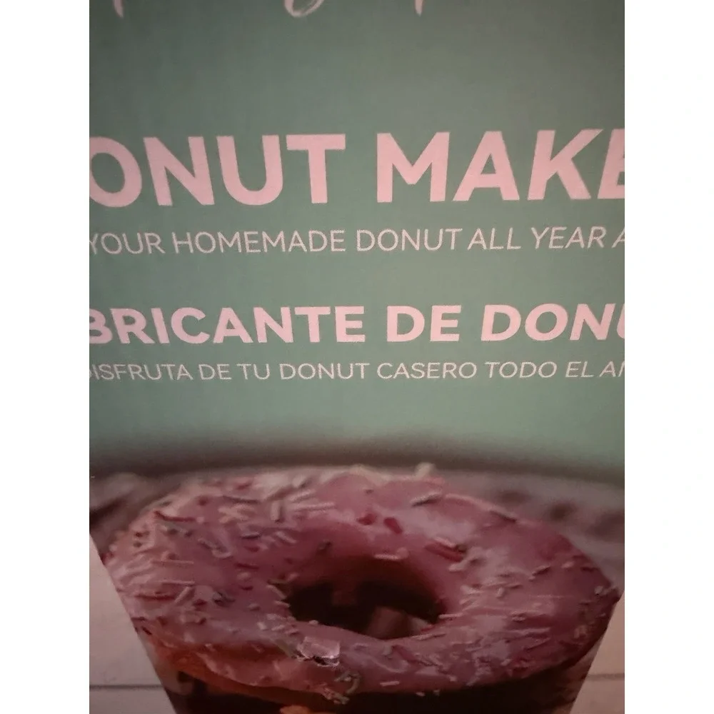 Bakers Friend Donut Maker BF-DM01 Mint Green 12 Count Non-Stick 1200W NEW